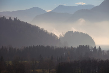 Naklejka na ściany i meble Mondsee- Salzburg, schöne Landschaft mit Nebel über dem See
