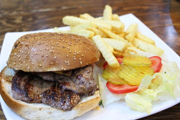 Hamburguesa con papas