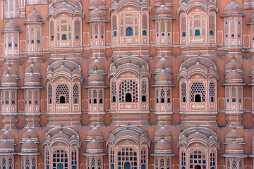 Obraz premium Hawa Mahal, pink palace of winds in old city Jaipur, Rajasthan, India