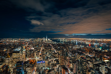 Fototapeta na wymiar View of the Manhattan skyline at night, in New York City