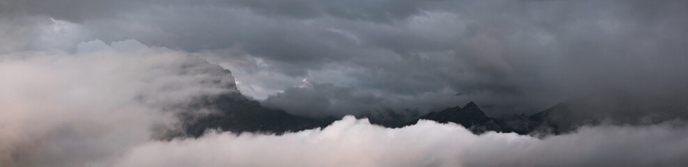 Obraz premium Mountains And Clouds