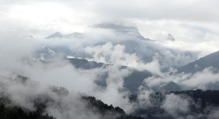 Fototapeta na wymiar Misty Mountain