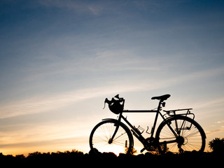 Fototapeta na wymiar silhouette bike packing