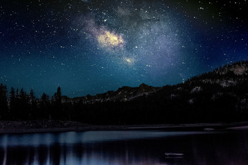 The Milky Way above Horseshoe Lake - obrazy, fototapety, plakaty