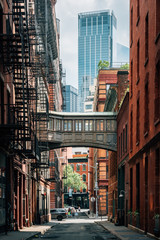 Fototapeta na wymiar The Staple Street Skybridge, in Tribeca, Manhattan, New York City