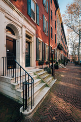 Fototapeta na wymiar Row houses near Rittenhouse Square, in Philadelphia, Pennsylvania.
