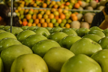many green apples