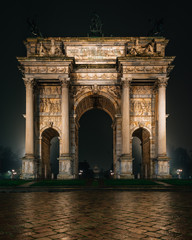 Fototapeta na wymiar The Arco della Pace at night, in Milan, Italy.