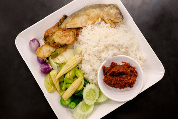 Rice mackerel Thai food Vegetables include eggplant, eggplant, zucchini, cucumber and Sesbania.