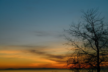 Fototapeta na wymiar Sunset with red sky background