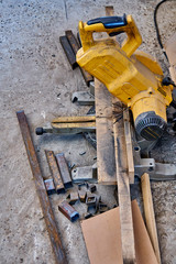 Miter saw with cutting disc for metal