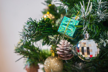 クリスマス　プレゼント　ホームパーティー