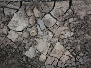 Earth ground crack