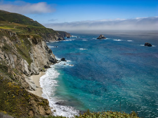 Fototapeta na wymiar view of coastline and Pacific Ocean