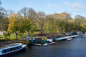 Die Spree am Treptower Park und die Insel Berlin