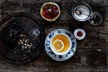Gruppo   di dolci e tè 