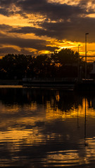 Smartphone HD Wallpaper of beautiful sunset with reflections near Plattling  - Isar - Bavaria -...