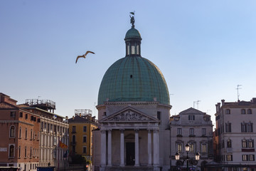 Fototapeta na wymiar Venice, the temple against the blue sky