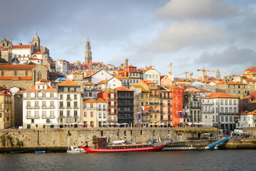 Fototapeta na wymiar Porto Cityscape on a Cloudy Day
