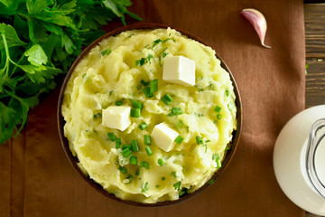 Mashed potatoes with green onion and butter