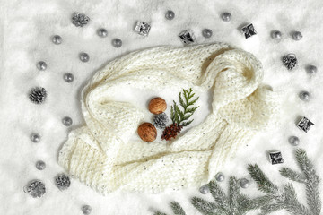 Obraz na płótnie Canvas Warm scarf on the snow in a frosty morning 