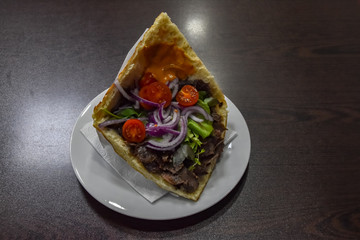 Dönertasche mit Salat 