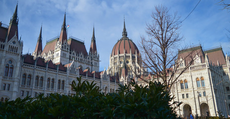 Fototapeta premium BUDAPEST, HUNGARY - DECEMBER 29, 2017: Exterior of Hungarian Parliament Building in Budapest on December 29, 2017.