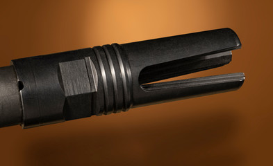 Assault rifle flash hider