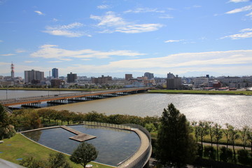 新潟りゅーとぴあ屋上から見た信濃川