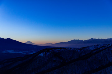 Fototapeta na wymiar 富士の夜明け
