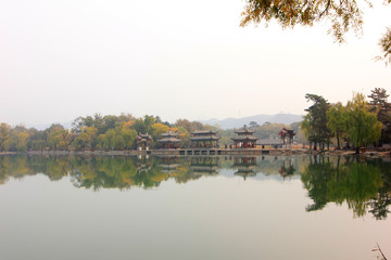 Obraz premium Chinese traditional style building scenery in chengde mountain resort, China