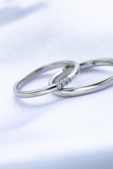 ダイヤモンドが入った結婚指輪