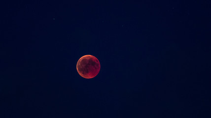Rodgau, Germany, 2018-07-27 22:28 - Blood moon at full ecplise at the end of the blue our.