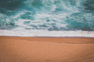 Strand in St. Lucia in Südafrika von oben - schöne Brandung