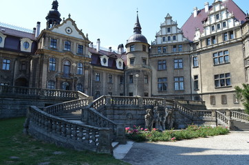 Pałac zamek w Mosznej, widok od strony ogrodu