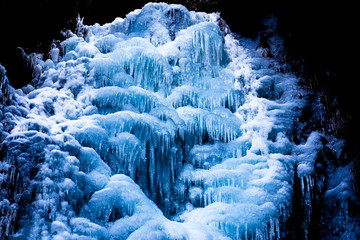 厳寒の氷爆