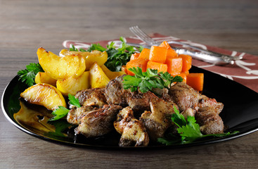 Chicken liver with vegetables