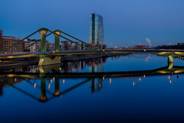 Flößerbrücke und EZB in Frankfurt