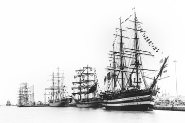 Historic ships wallpaper black and white. - 237916031