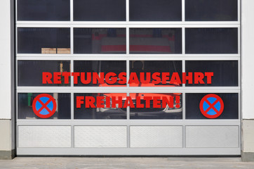 rettungsausfahrt freihalten
