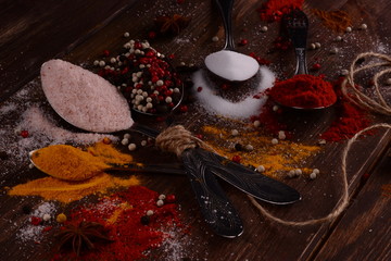 Kaşıkta baharatlar