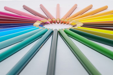 Naklejka premium Colored pencils closeup