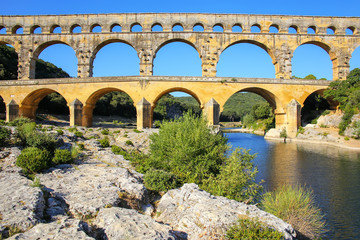Fototapeta premium Aqueduct Pont du Gard and Gardon River in southern France