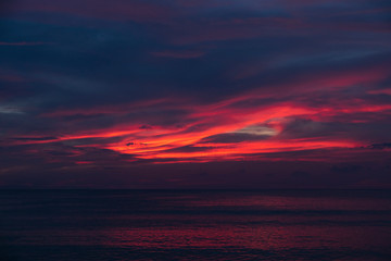 Fototapeta na wymiar The purple sunset is in the Indian Ocean.
