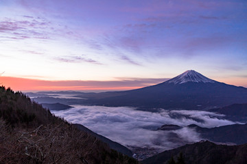 新道峠より朝の富士山