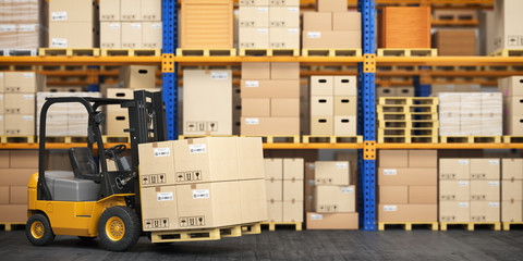 Forklift truck in storage warehouse. Fork lift lifting pallet with cardboard boxes. © Maksym Yemelyanov