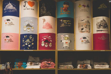 T-shirt à un magasin à Mont Saint Michel