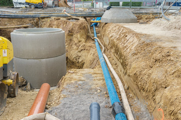 Erneuerung der Kanalisation und Wasserleitung in einer Strasse