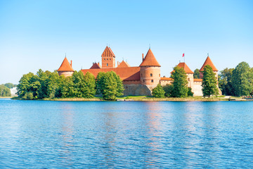 Naklejka premium Trakai zamek na wyspie jezioro na Litwie