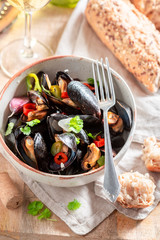 Spicy mussels with garlic and fresh coriander